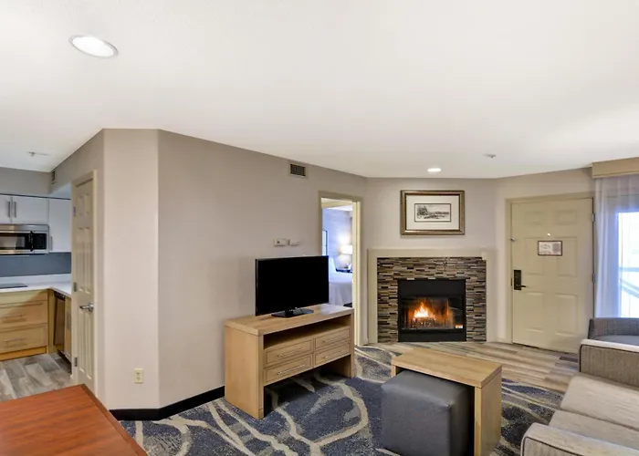 Luxury hotel only: Homewood Suites By Hilton Windsor Locks Hartford